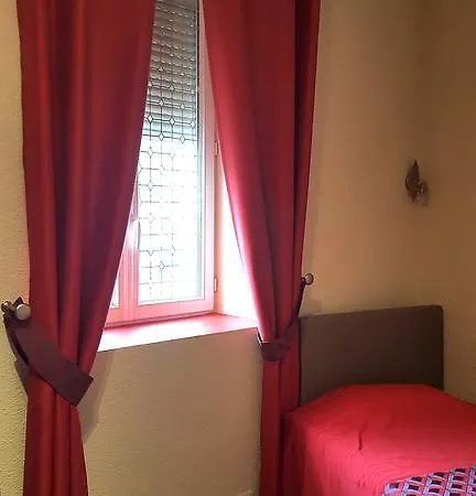 勒甘贝塔酒店 3* Carmaux